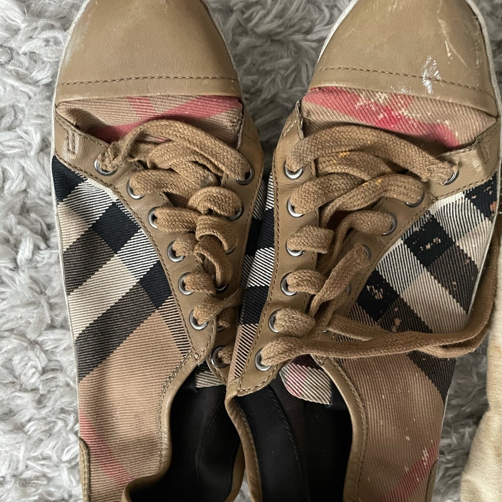 Burberry sneakers